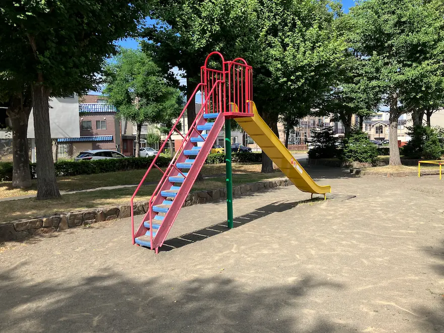 札幌市西区発寒大空公園すべり台