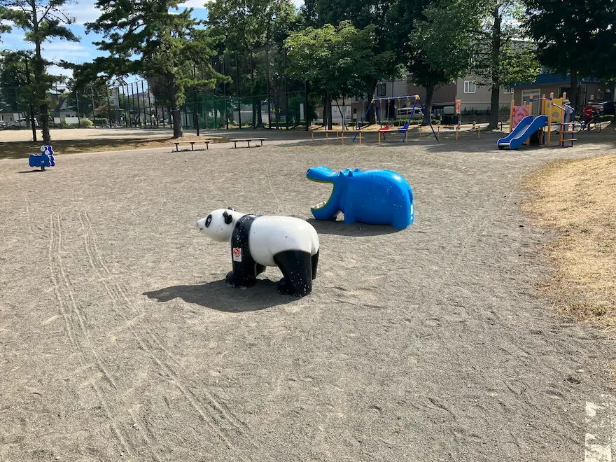 札幌市西区発寒大空公園動物の置物