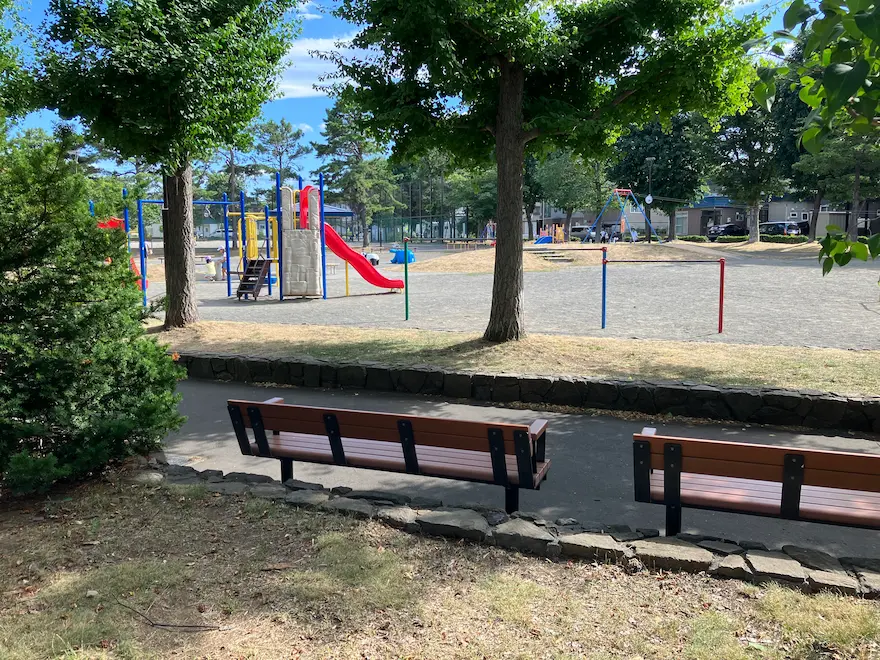 札幌市西区発寒大空公園ベンチ